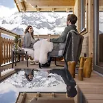 Alpin Residenz Dachsteinperle 아파트호텔 4*