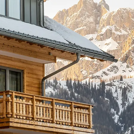 Alpin Residenz Dachsteinperle 公寓式酒店 4*