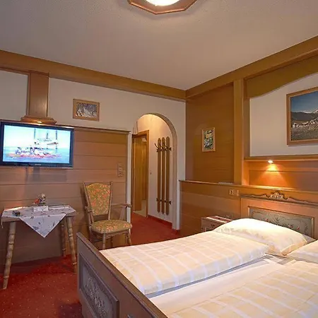 Alpin Residenz Dachsteinperle 公寓式酒店 4*